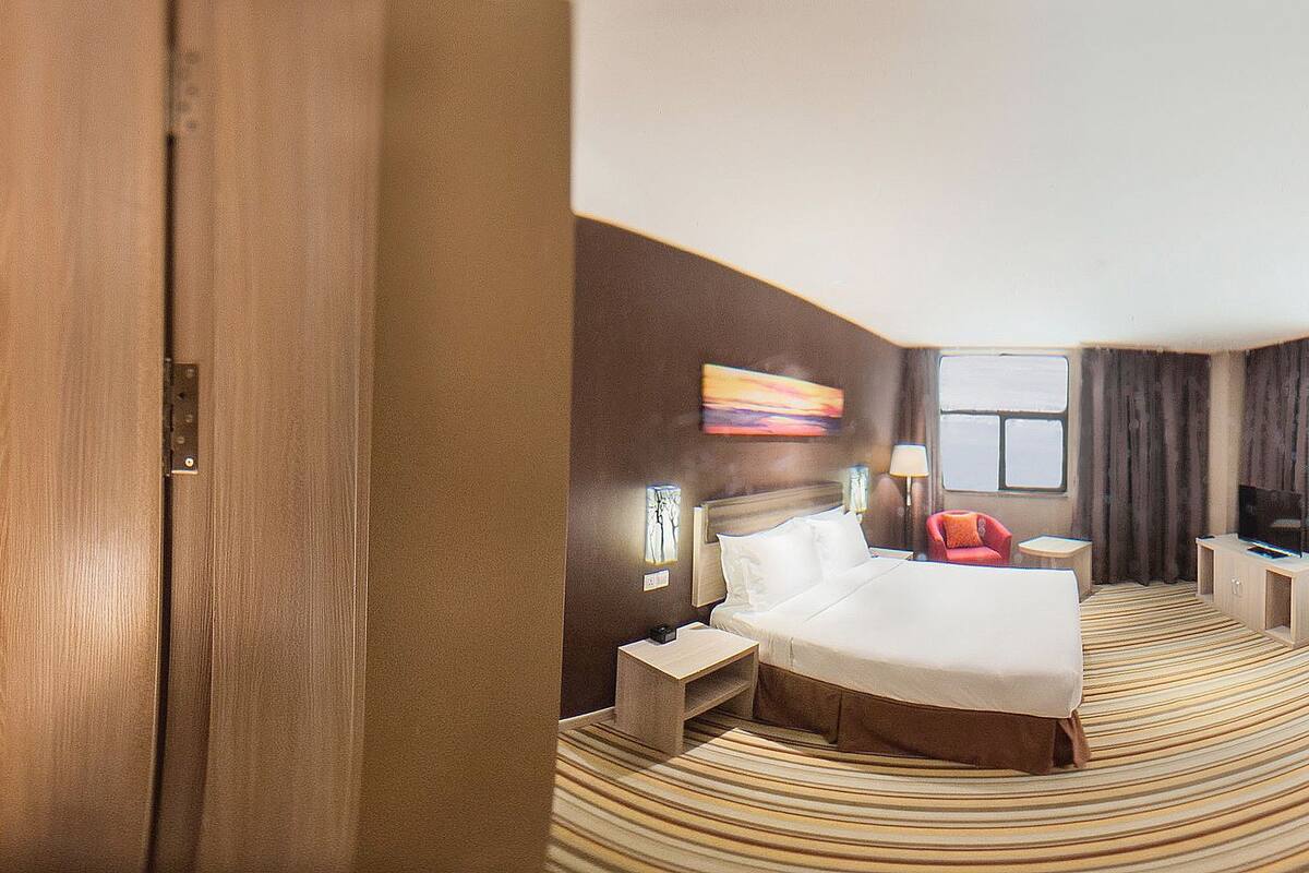 Standard Room, Multiple Beds | Premium bedding, in-room safe, desk, WiFi (free)