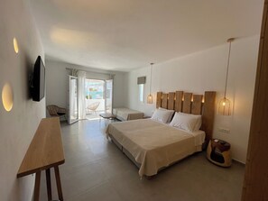 Superior Triple Room - Pelagos Studios (Mykonos)