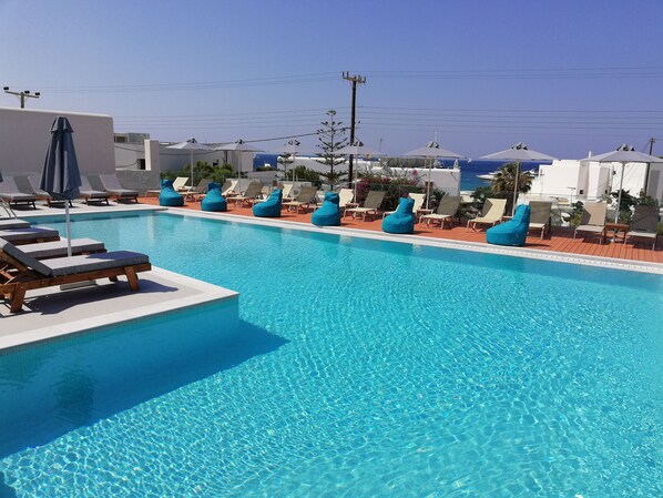 Seasonal outdoor pool