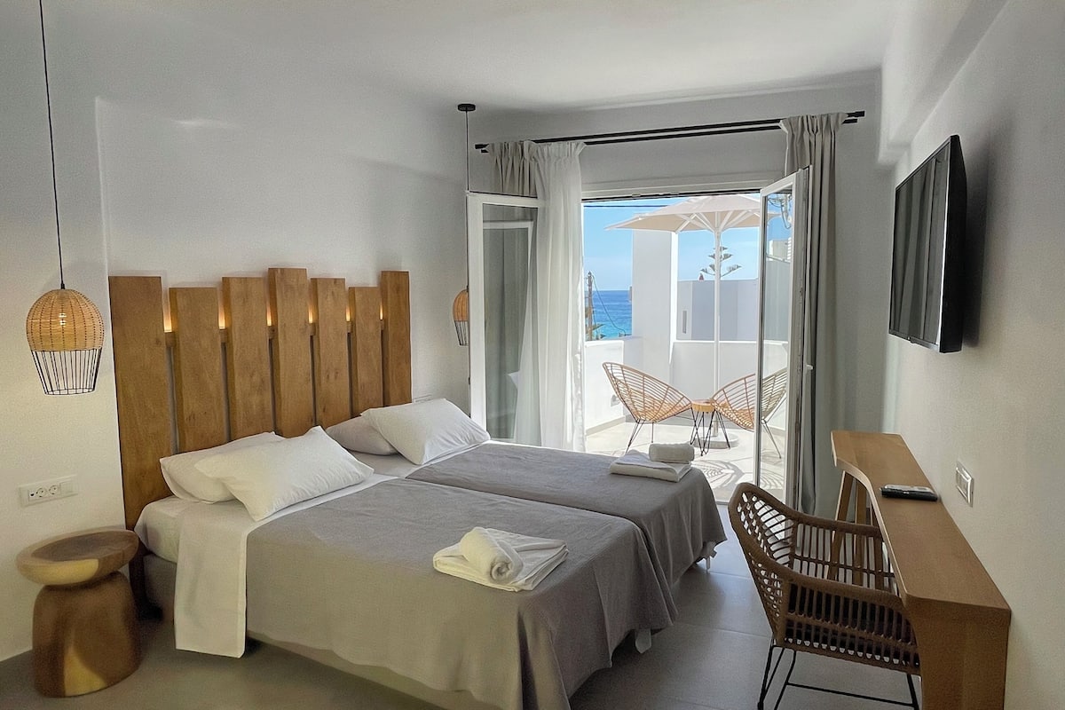 Superior Double or Twin Room, Sea View | Premium bedding, memory foam beds, in-room safe, blackout drapes