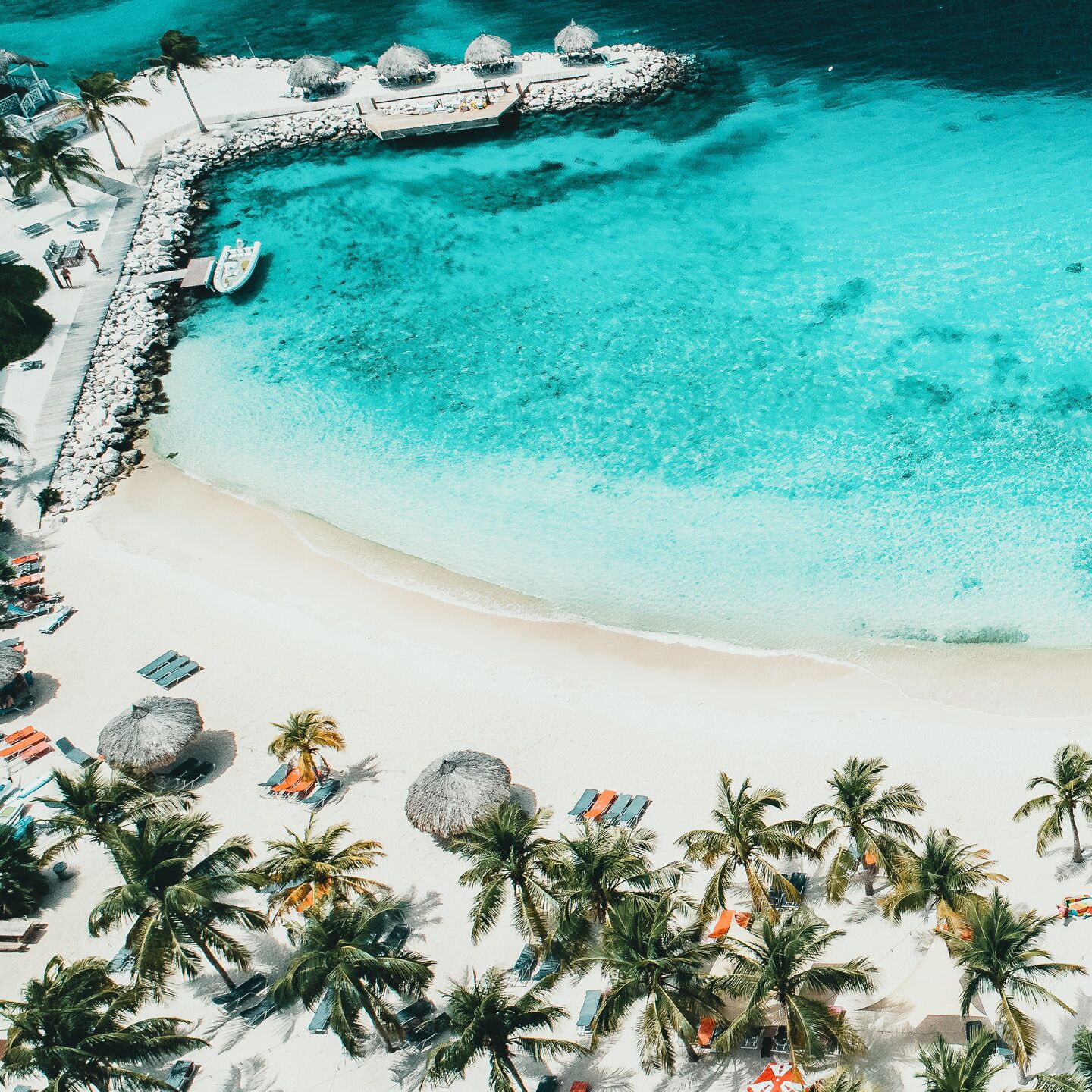 Beach nearby, beach cabanas, sun-loungers, beach towels