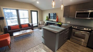 Deluxe Apartment, 1 Bedroom, Kitchen | Private kitchenette