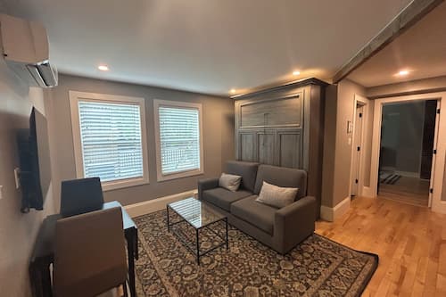 Studio - 1 Bed Room with 1 Queen Bed | Egyptian cotton sheets, premium bedding, pillowtop beds, soundproofing