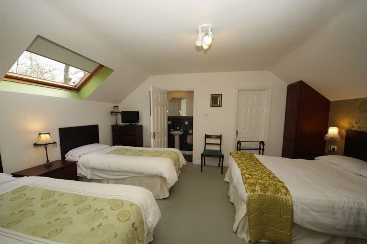 Quadruple Room, Ensuite