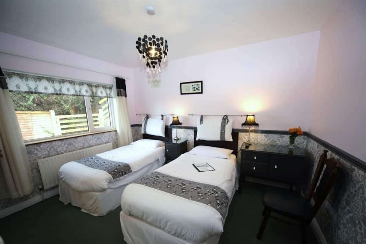 Twin Room, Ensuite