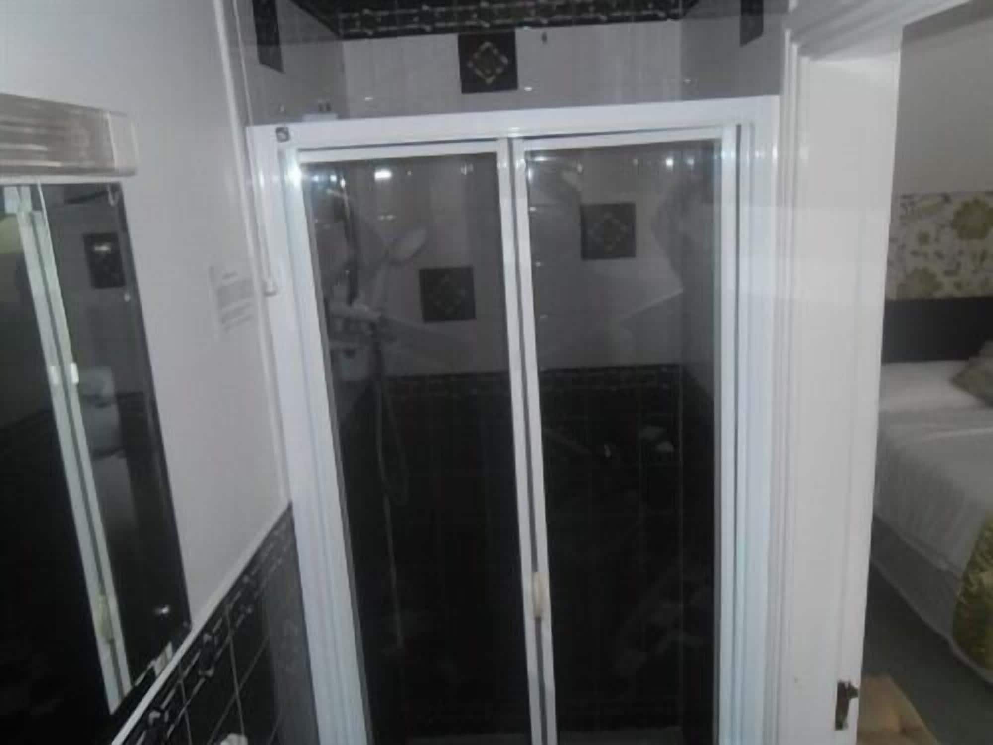 Foto - Launard House