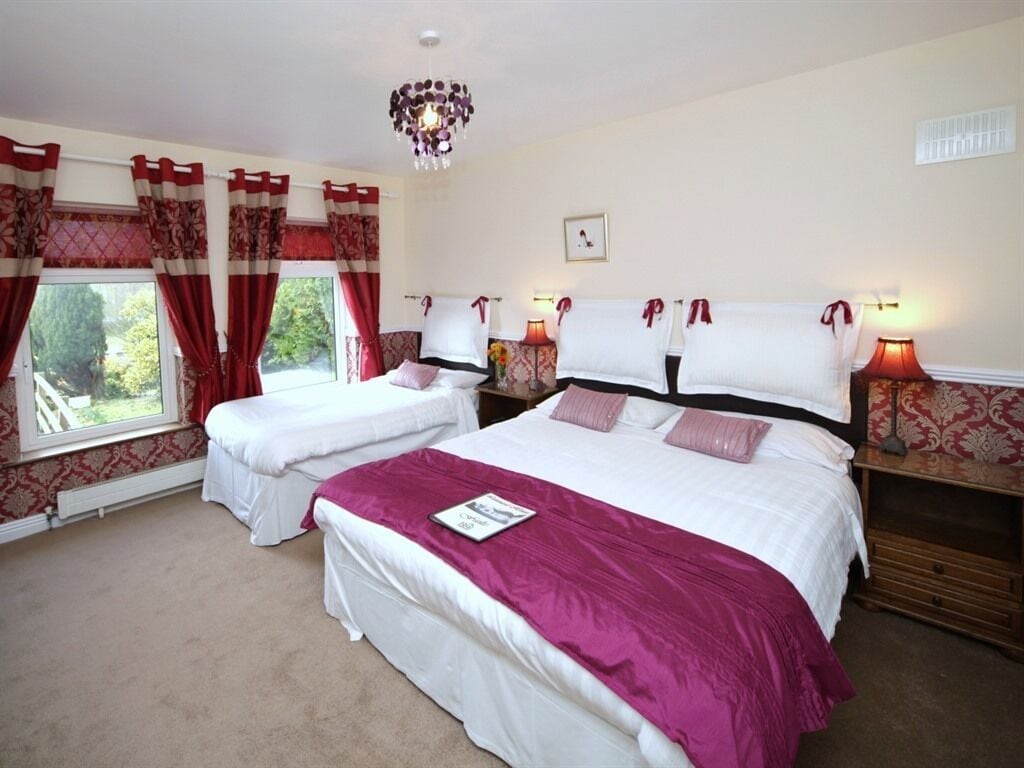 Photo - Launard House