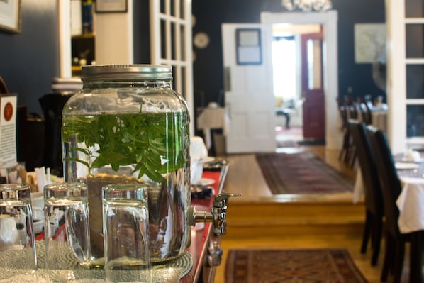 Buffet - Shipwright Inn (Charlottetown)