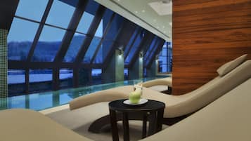 3 piscine coperte, piscina all'aperto