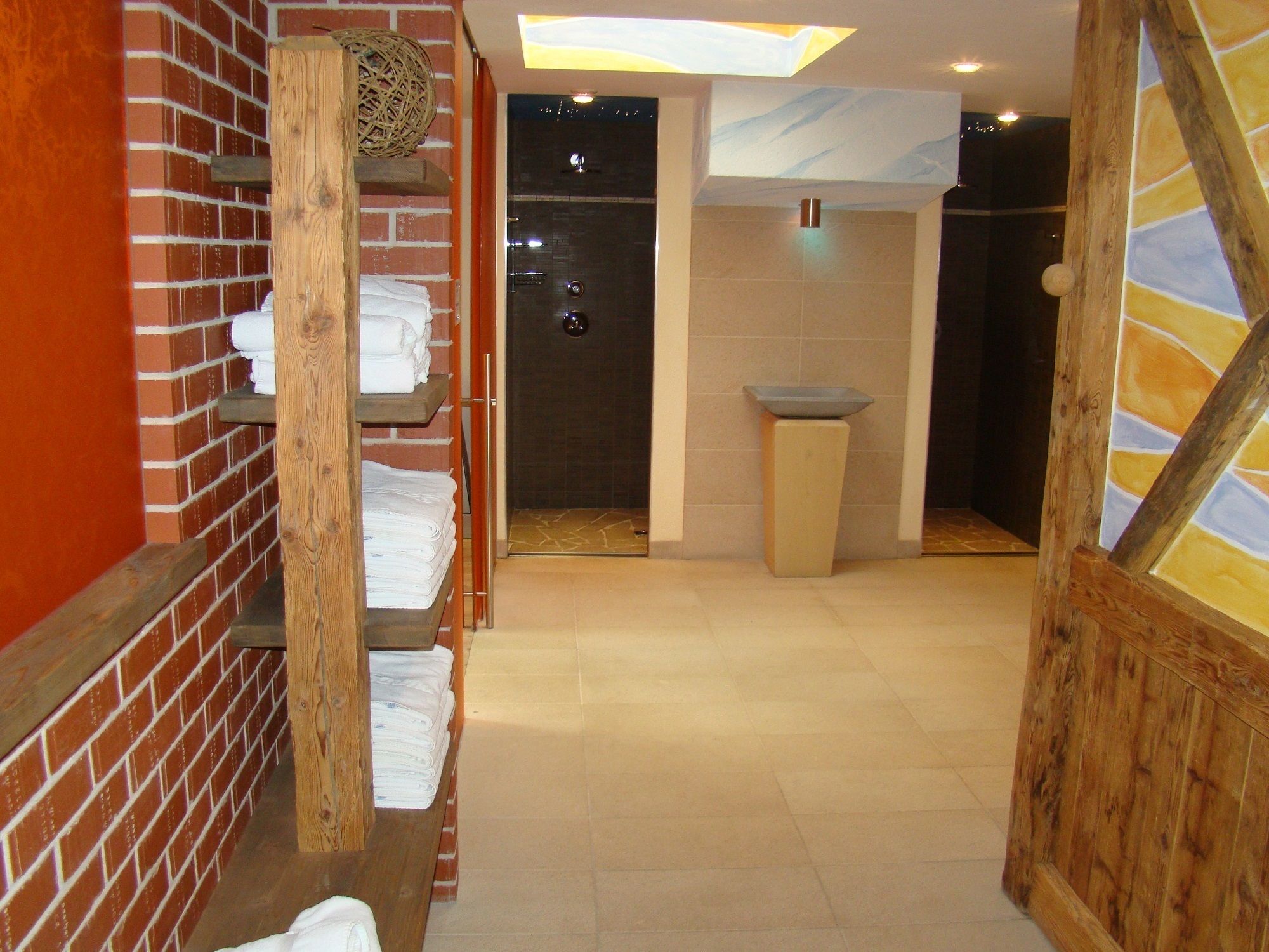 Sauna, Dampfbad, Türkisches Bad/Hamam, Körperbehandlungen, Aromatherapie