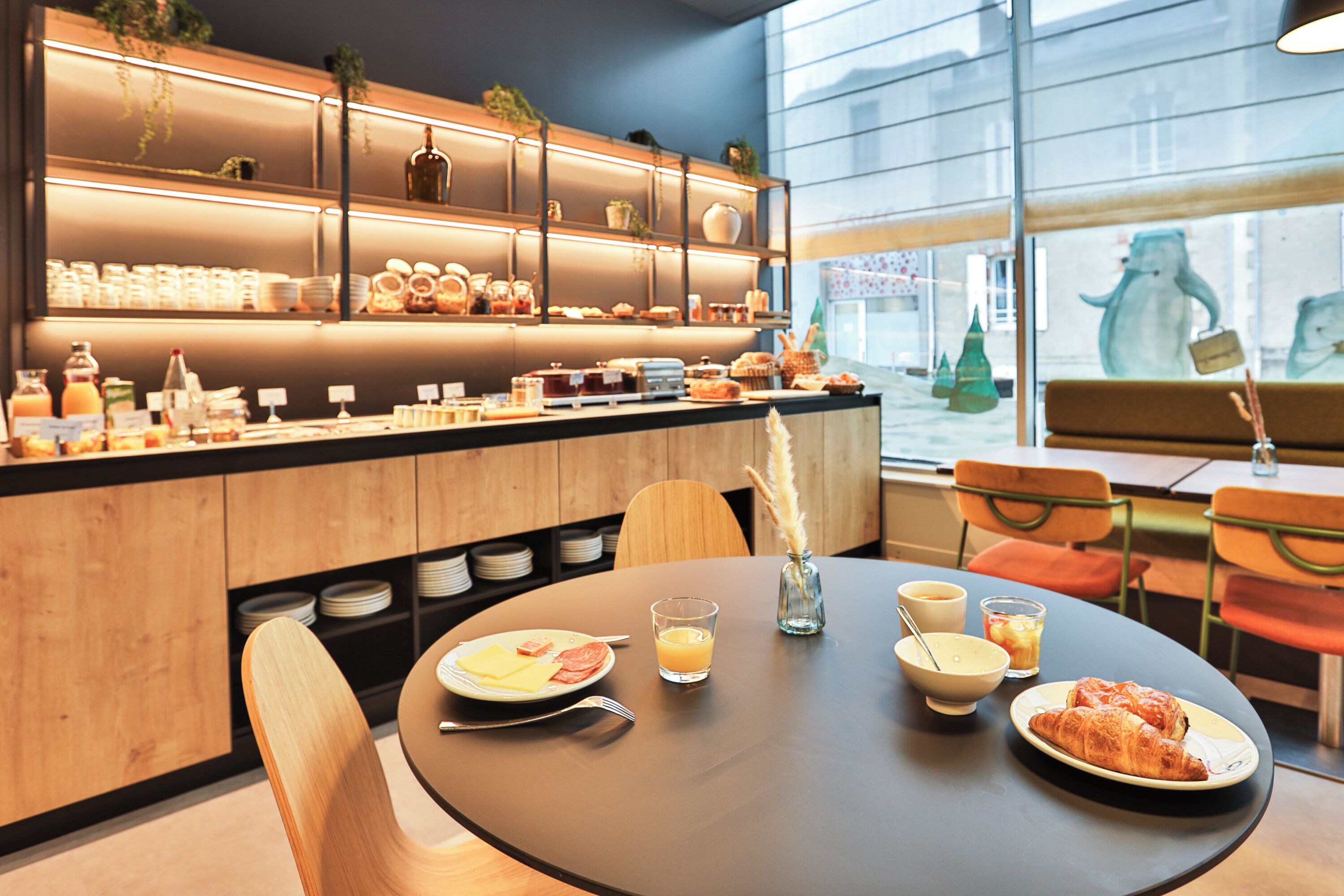Café da manhã com buffet todos os dias mediante uma taxa