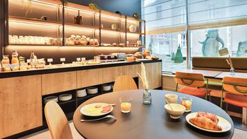 Café da manhã com buffet todos os dias mediante uma taxa