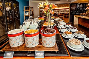 Frukostbuffé varje dag mot avgift