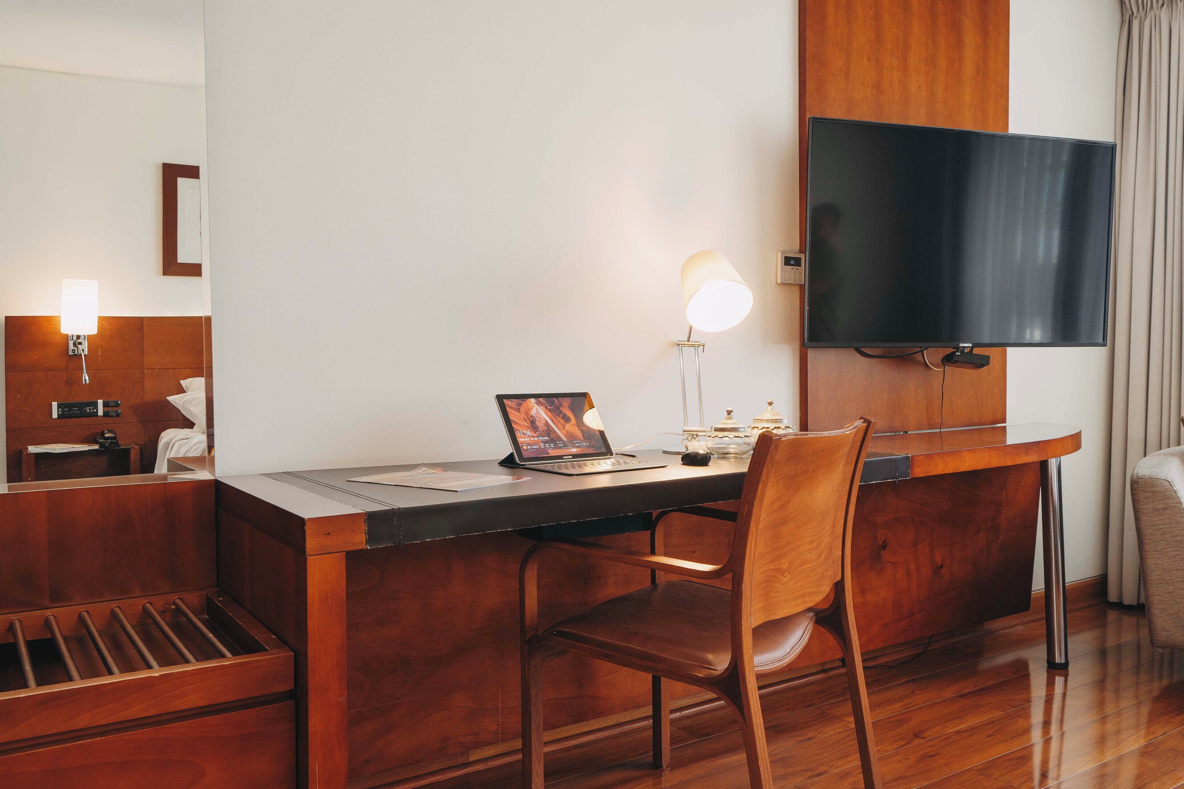 50-inch smart tv with cable channels, tv