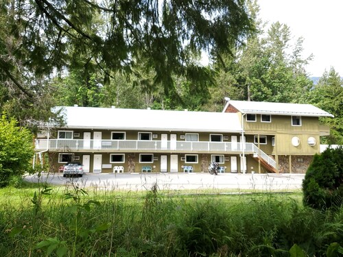 The Hitching Post Motel