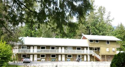 The Hitching Post Motel