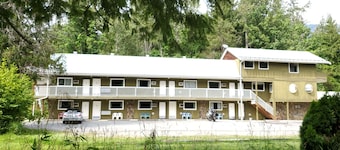 The Hitching Post Motel