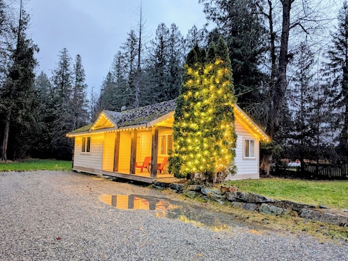 The Hitching Post Motel