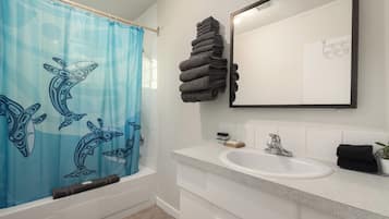 Family Room | Bathroom | Hair dryer, towels