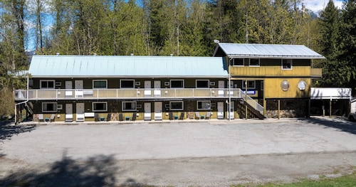 The Hitching Post Motel