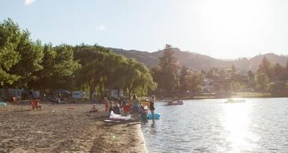 The Lakeside Resort