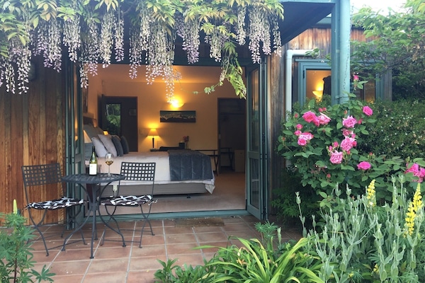 Executive Studio Suite | In-room safe, desk, iron/ironing board, free WiFi