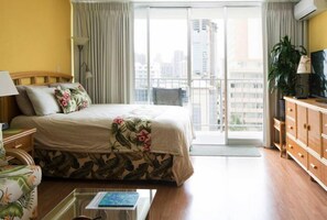 Premium Studio, 1 Queen Bed with Sofa bed, Kitchen (F09A06) | Premium bedding, individually decorated, individually furnished, desk - Tropical Studios at Marine Surf Waikiki (Honolulu)