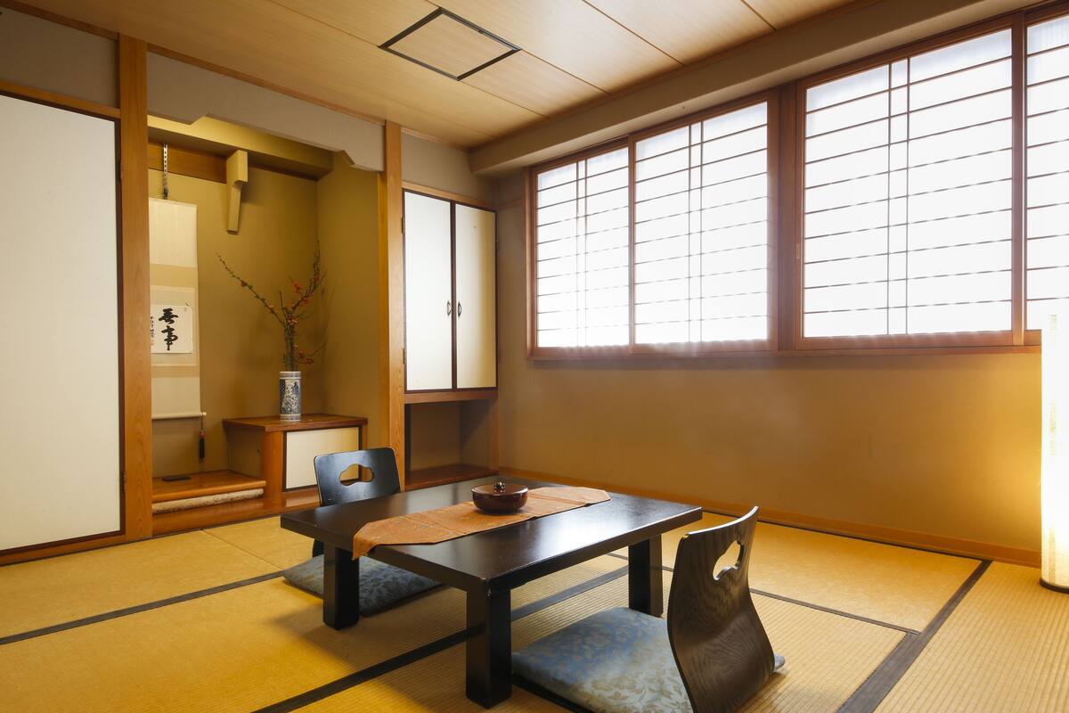 Habitación estándar (Japanese Style) | Escritorio, tabla de planchar con plancha, wifi gratis