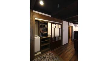 Traditional House, 2 Bedrooms, Kitchen, Garden View | Private kitchen | Fridge, microwave, stovetop, coffee/tea maker