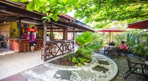 Bar (en la propiedad)