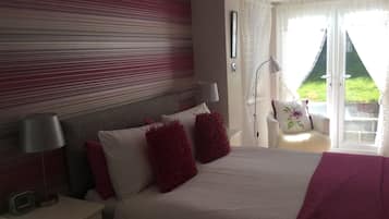 Double Room, Ensuite | Cots/infant beds, rollaway beds, free WiFi