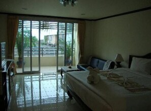 In-room safe, desk, blackout curtains, free WiFi