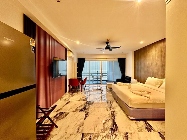 Studio standard No View | Down comforters, in-room safe, individually decorated