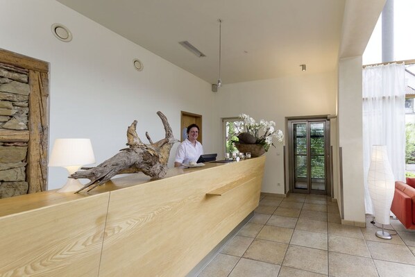 Reception - Hotel & Restaurant die Linde (Wangen)