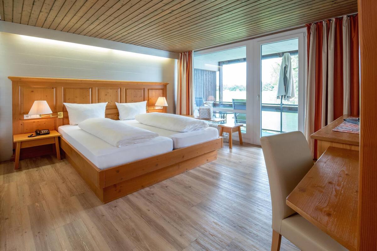 comfort room | 1 bedroom, hypo-allergenic bedding, in-room safe, individually decorated