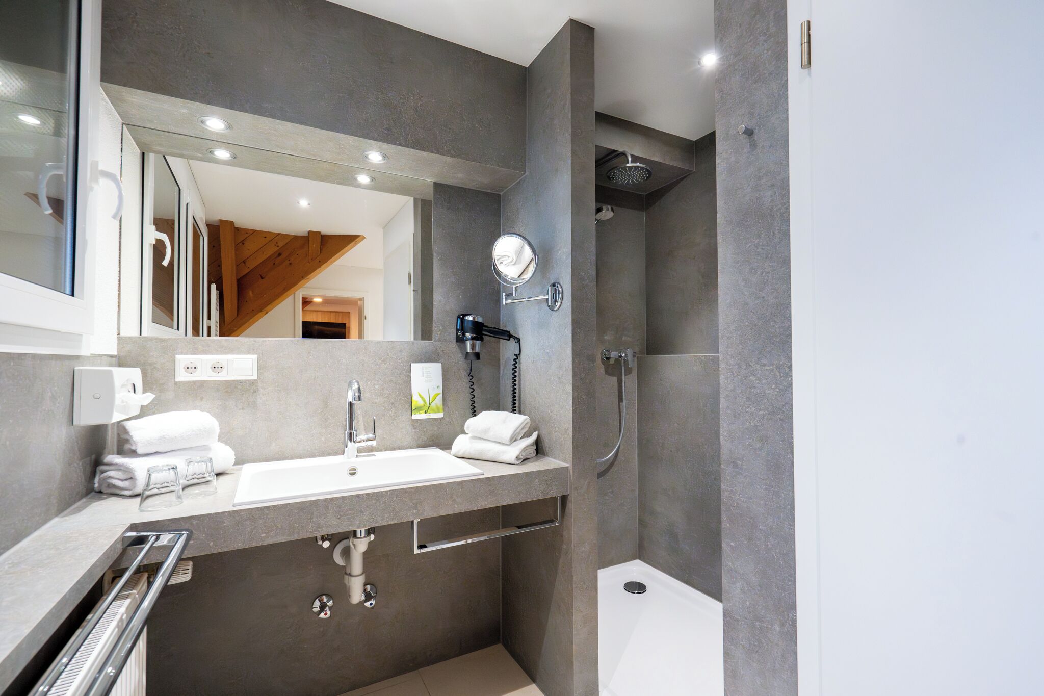 deluxe room (c) | bathroom | free toiletries, hair dryer, towels