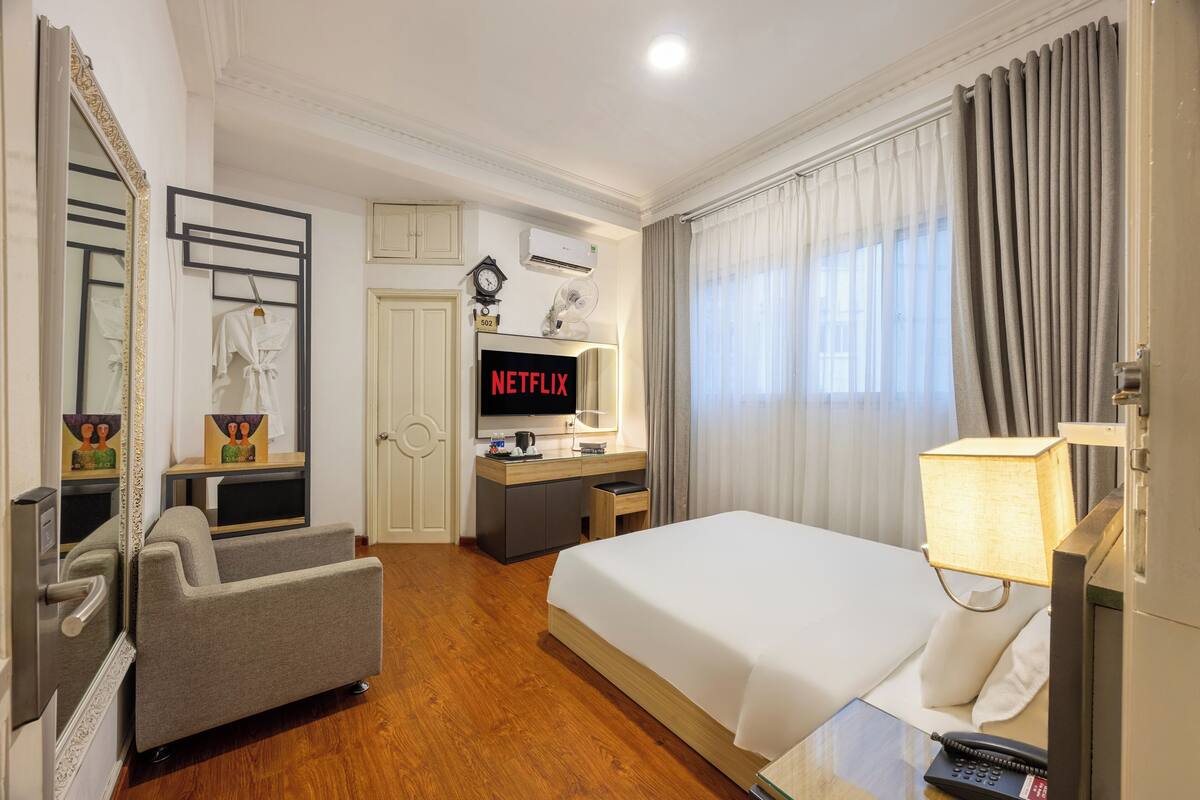 Superior Double Room | Minibar, in-room safe, iron/ironing board, free WiFi