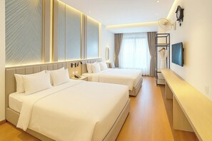 ห้องแฟมิลี่, เครื่องปรับอากาศ, วิวเมือง (Family Suite Room) | มินิบาร์, ตู้นิรภัยในห้องพัก, เตารีด/โต๊ะรีดผ้า, Wi-Fi ฟรี