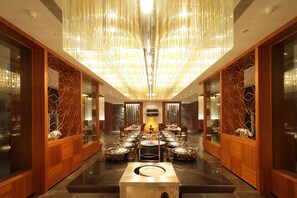 Dining - Oodles Hotel Chhattarpur South Delhi (New Delhi)