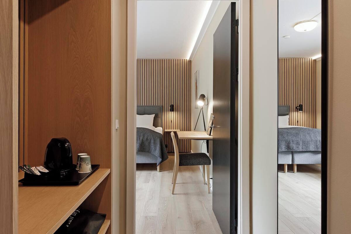 standard double room | premium bedding, down duvets, desk, free wifi