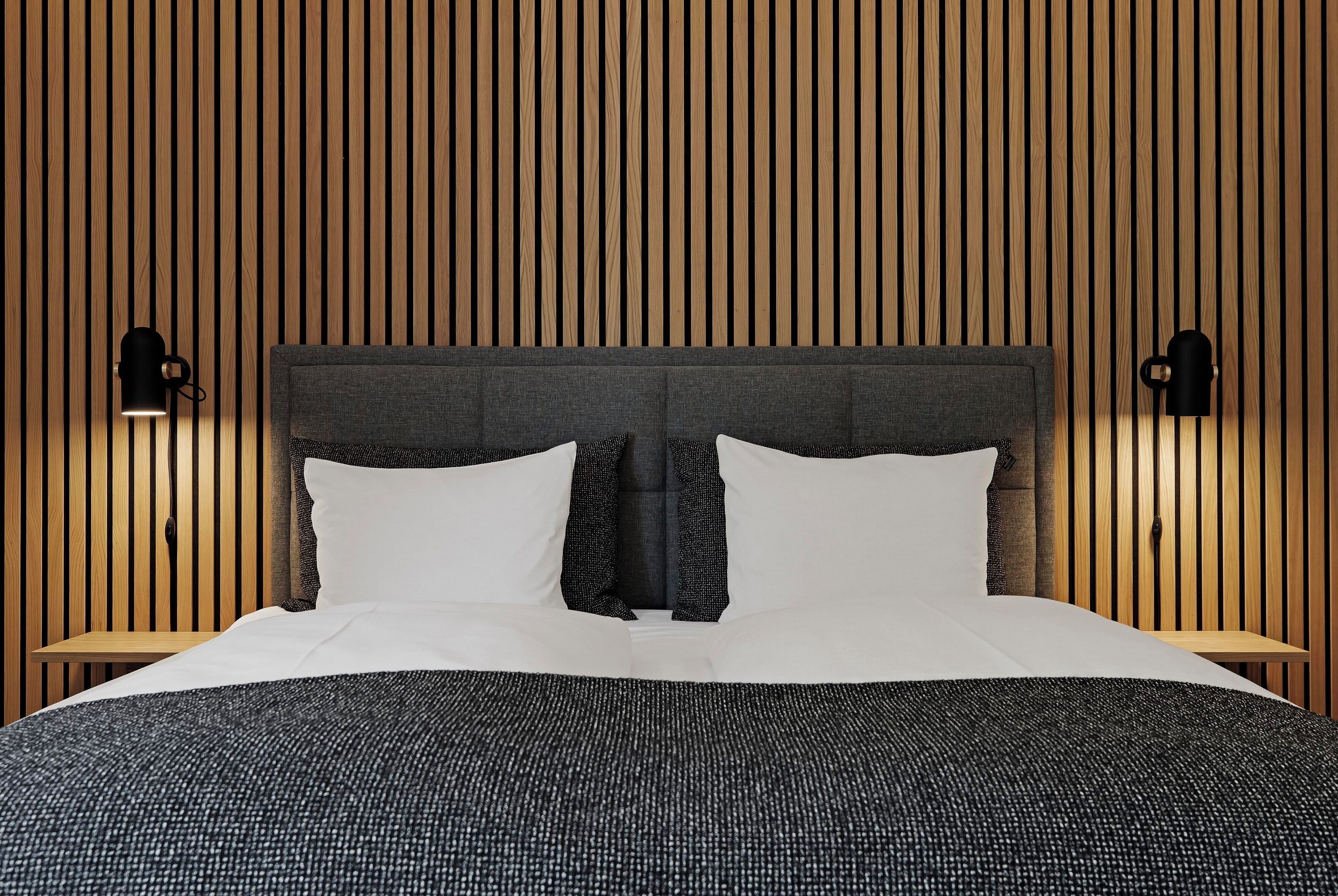 standard double room | premium bedding, down duvets, desk, free wifi