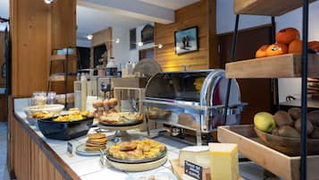 Daily buffet breakfast (EUR 13.50 per person)