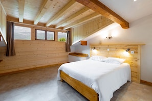 Economy-Doppelzimmer | Schreibtisch, schallisolierte Zimmer, Bügeleisen/Bügelbrett, Bettwäsche