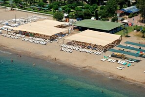 Private beach nearby, free beach cabanas, sun-loungers, beach towels