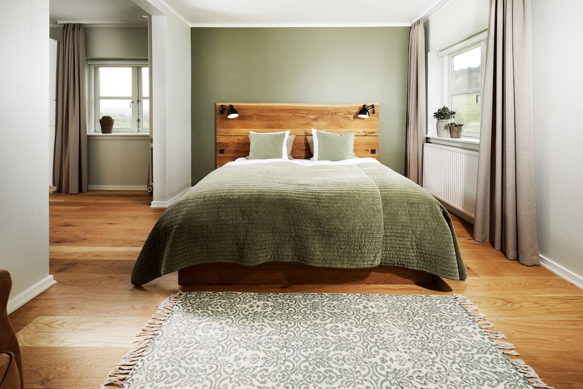 family suite, 2 bedrooms, connecting rooms, corner | premium bedding, pillow-top beds, individually furnished, desk