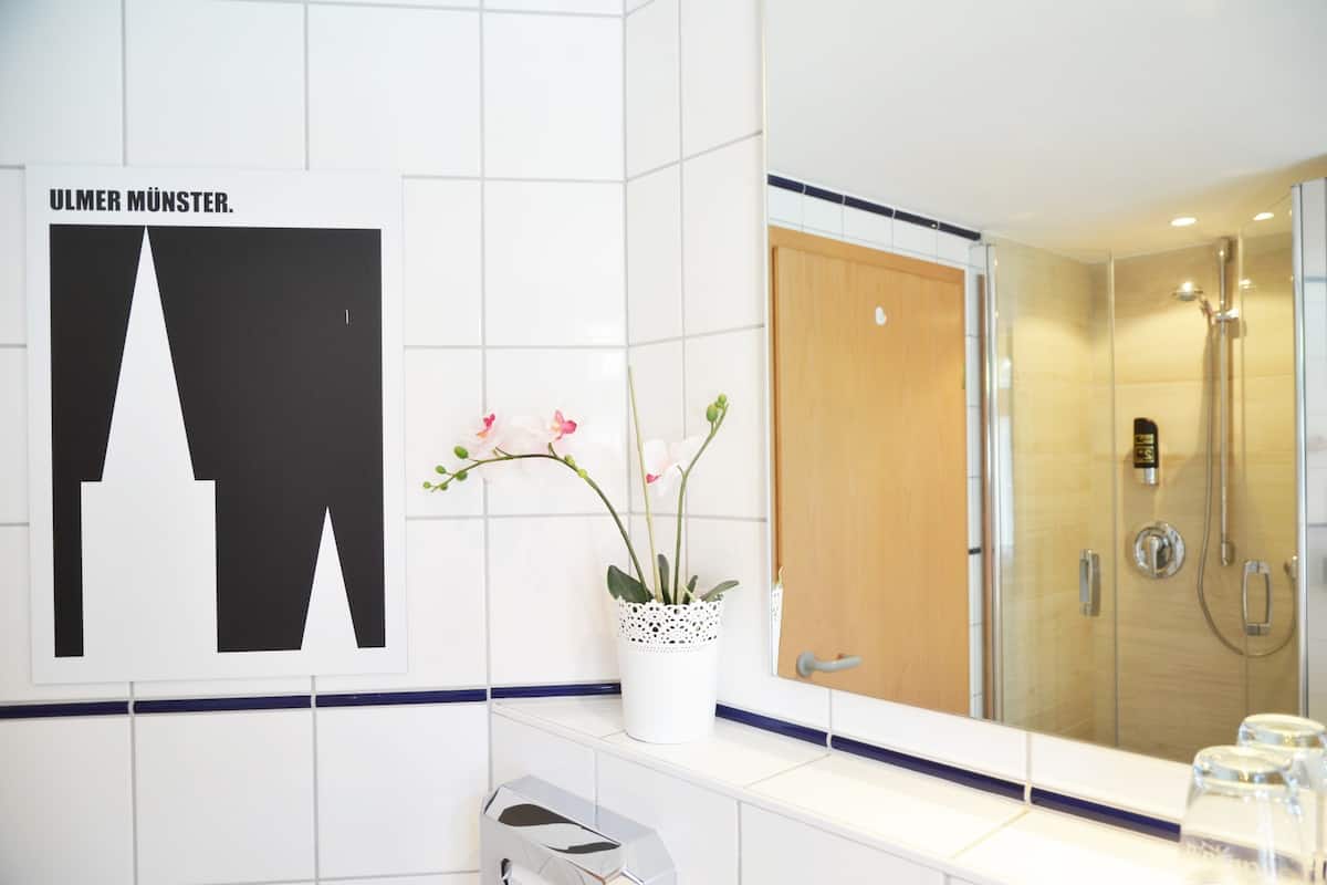 1 bedroom, premium bedding, minibar, in-room safe