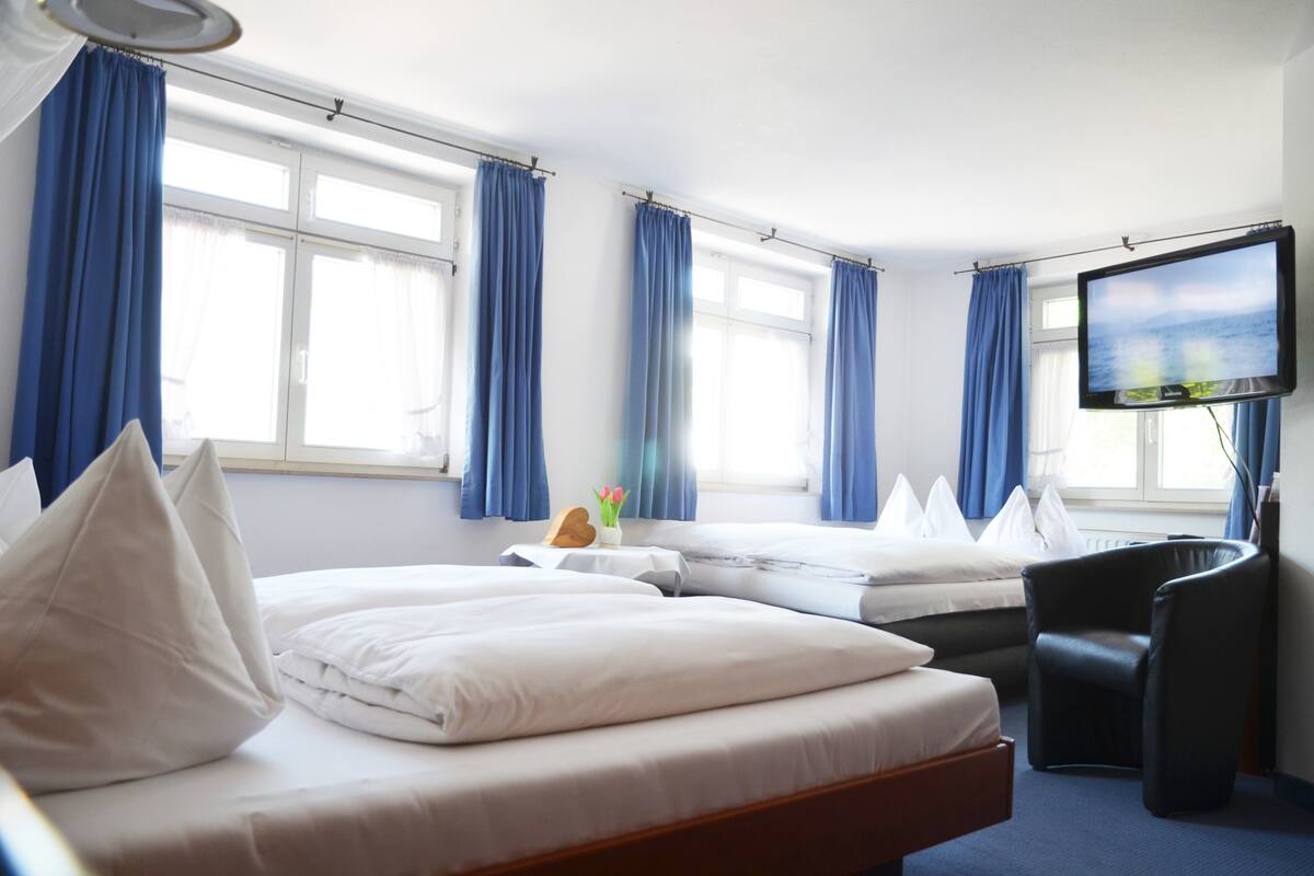 triple room | 1 bedroom, premium bedding, minibar, in-room safe