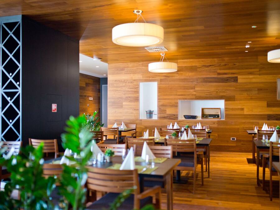 Aperto a colazione e cena, cucina locale