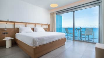 Minibar, in-room safe, desk, laptop workspace