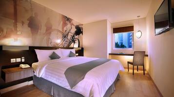 Minibar, in-room safe, desk, free WiFi